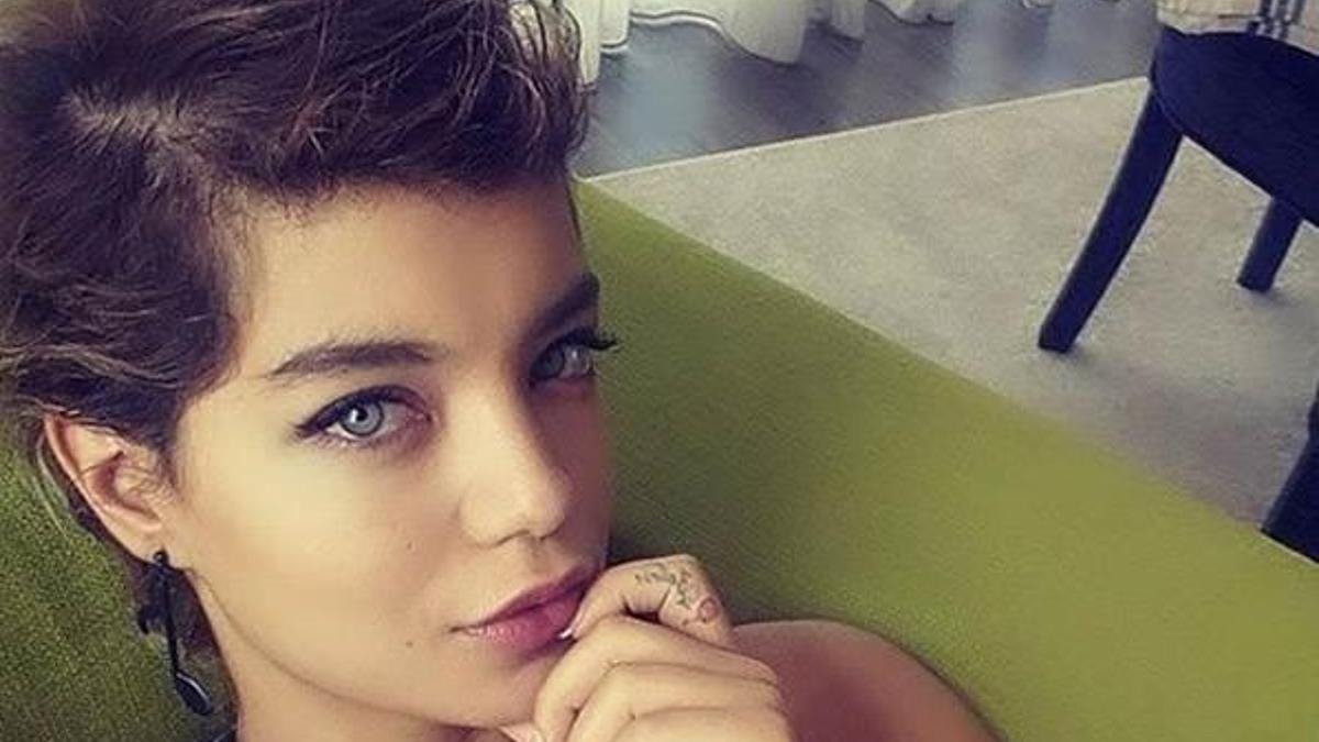 Özcan Deniz'i unuttu! İşte kendisinden 28 yaş büyük yeni aşkı...