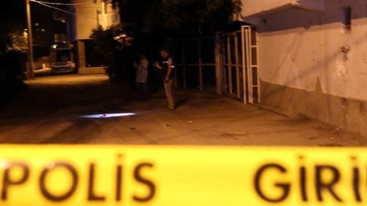 ŞOK!.. Emekli polis evinin önünde öldürüldü