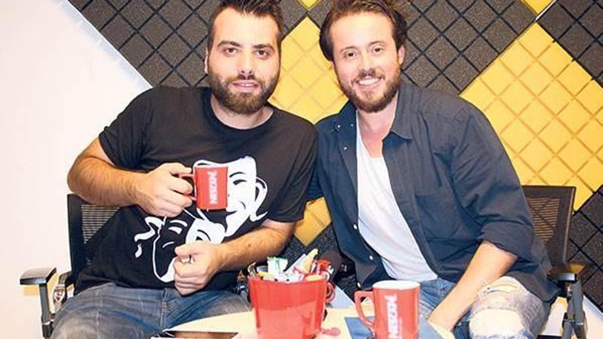Yerlerde yuvarlanıyor