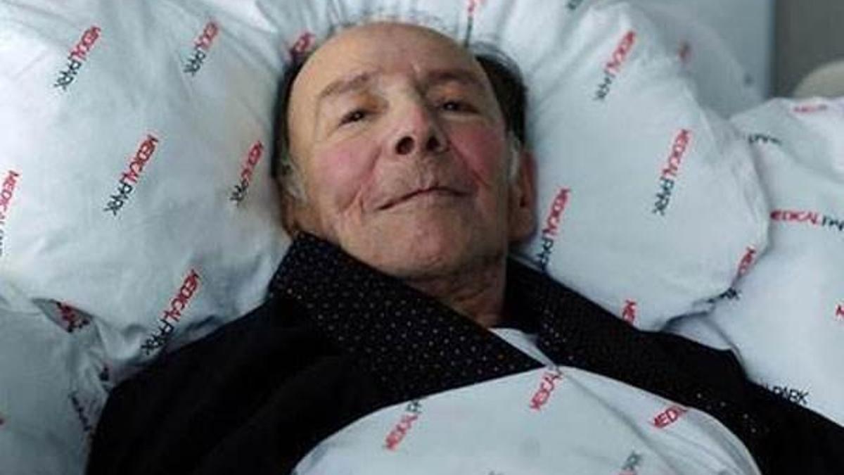 Münir Özkul'un oturduğu binada yangın çıktı