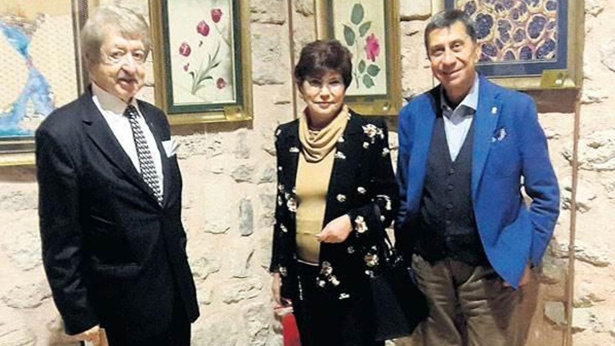 İstanbul'da ebru sanatı sergisi
