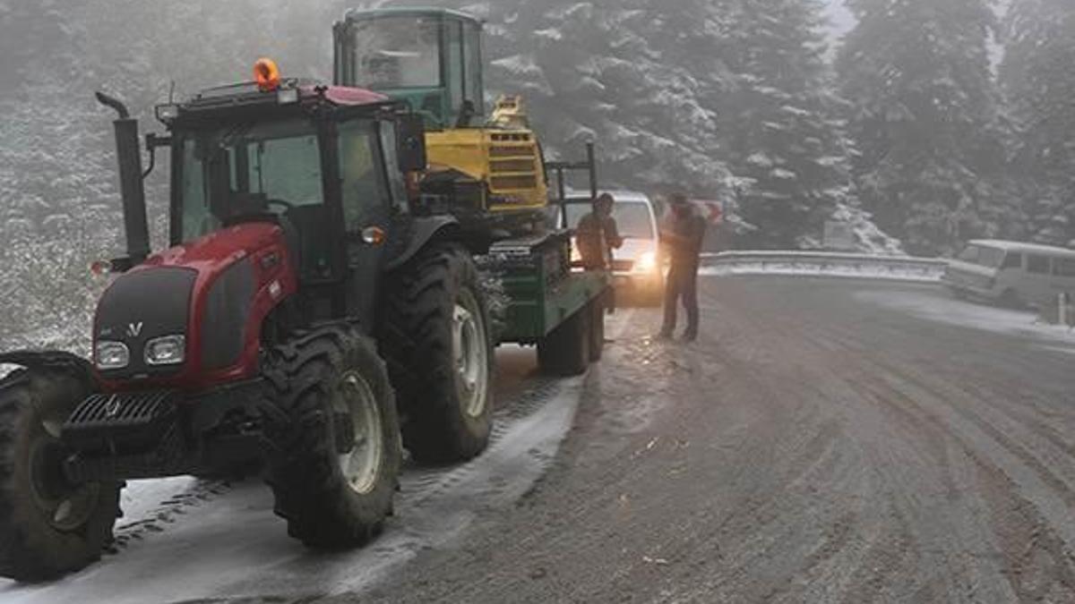 Bolu'da kar yağışı hayatı olumsuz etkiledi