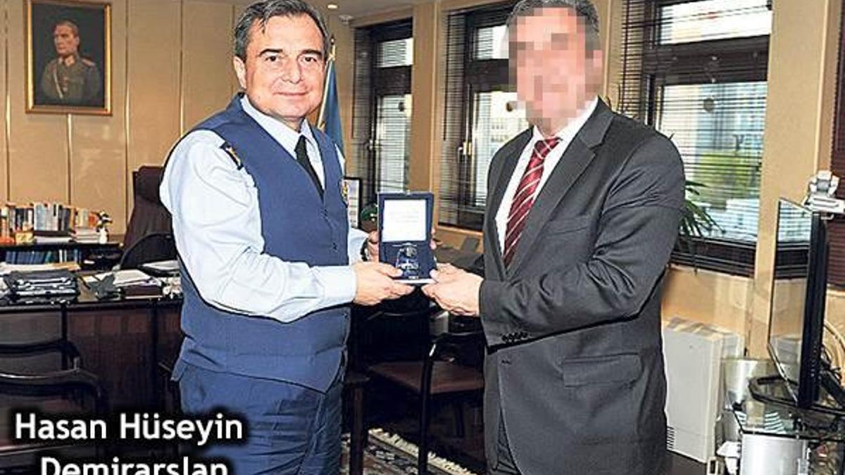 FETÖ’den paşaya VIP uçak tahsisi!