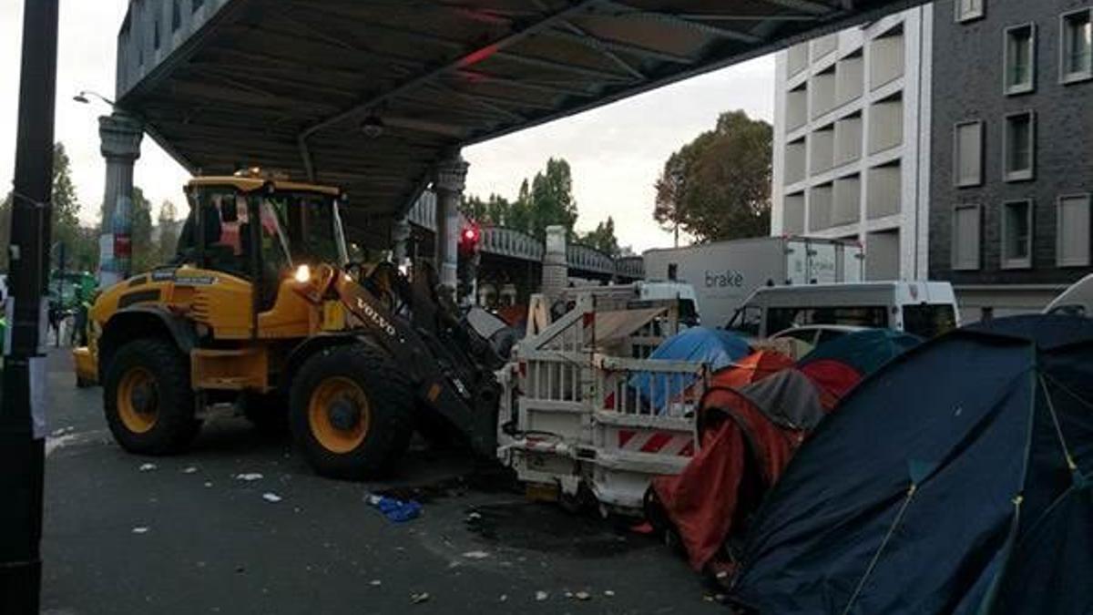 Paris'te bir sığınmacı kampına daha tahliye