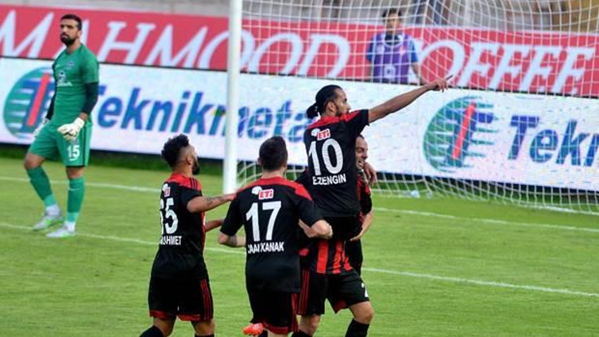 EsEs ilk yarıda işi bitirdi!