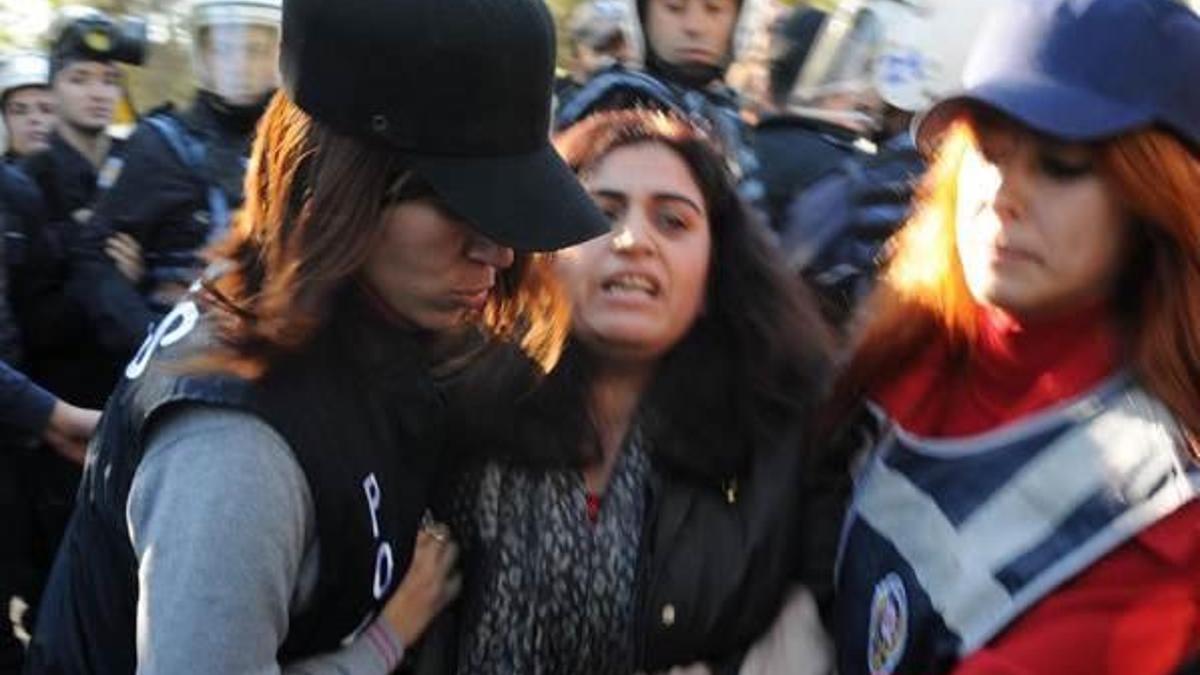 Sebahat Tuncel tutuklandı!