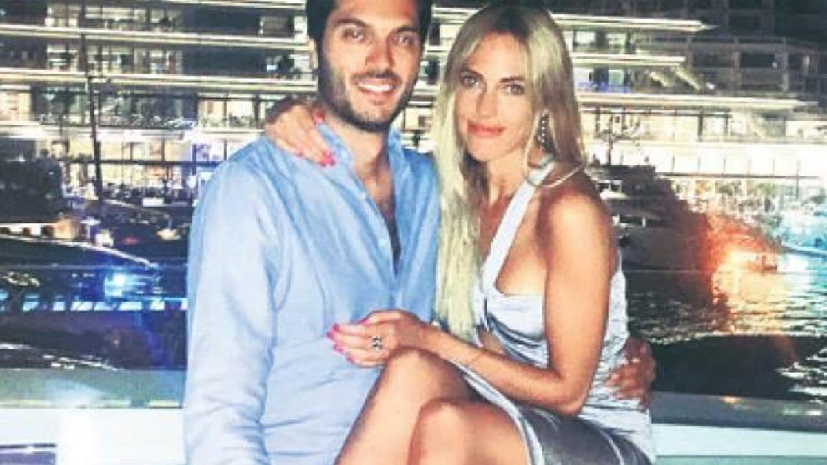 Meryem Uzerli onu her yerden sildi!