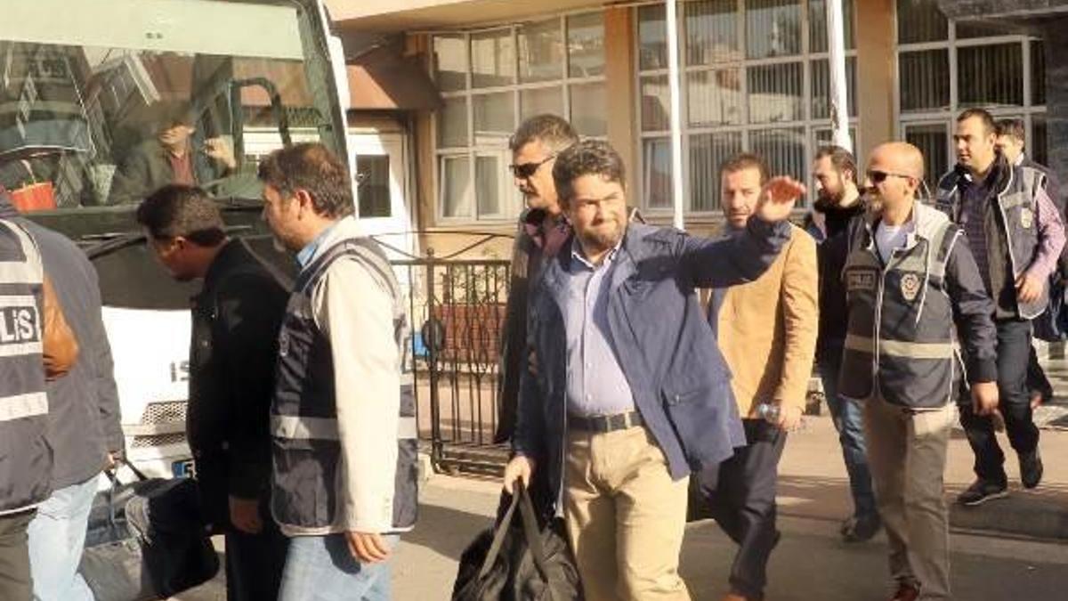 FETÖ'ye finans sağlamakla suçlanan 37 şüpheli adliyede