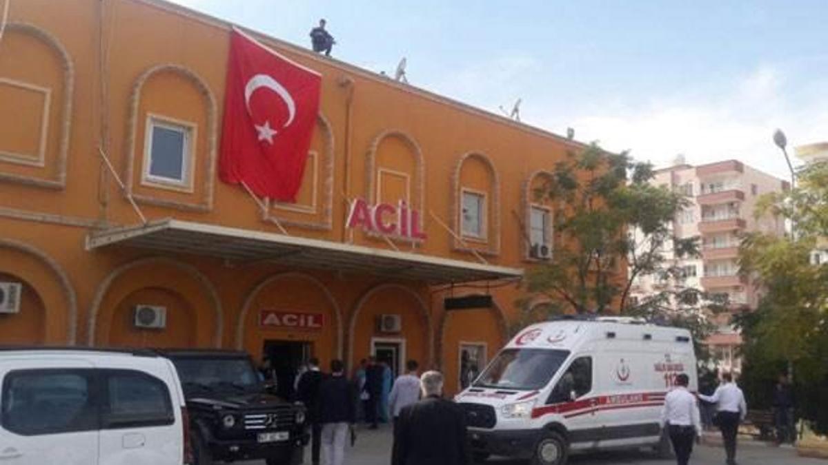 Son dakika: Mardin'de kaymakamlığa saldırı
