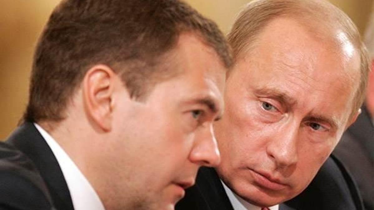 Medvedev: Saakaşvili gene pantolonuna pisledi