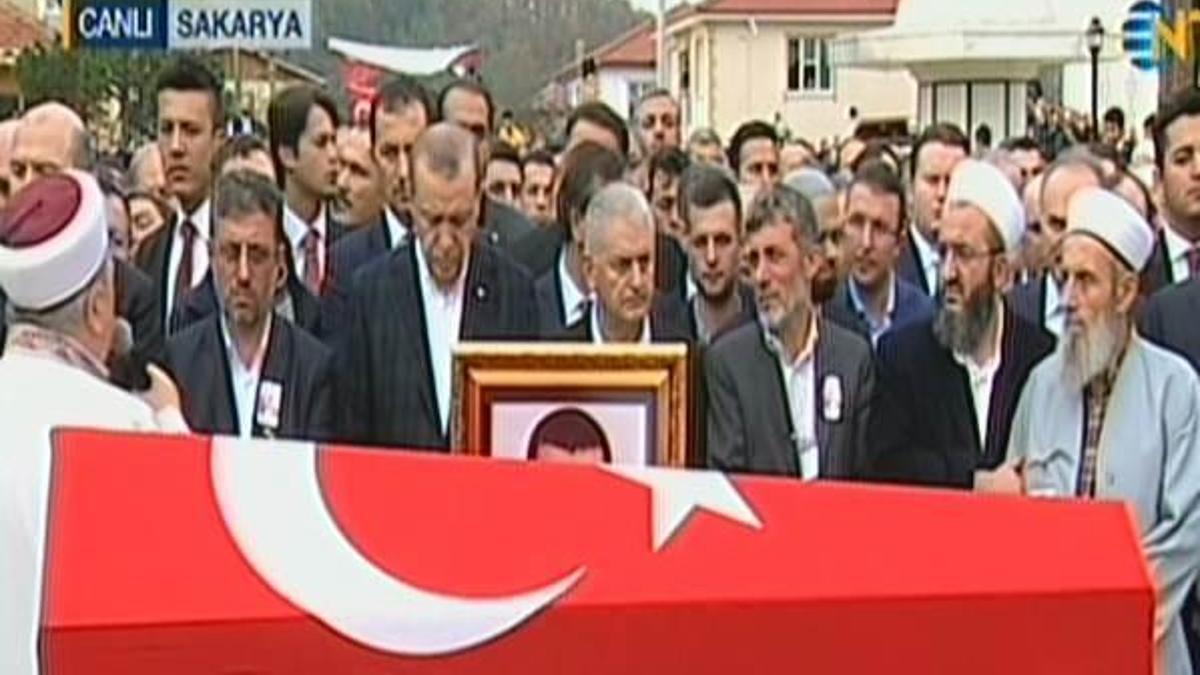 Erdoğan şehit kaymakamın cenazesine katıldı