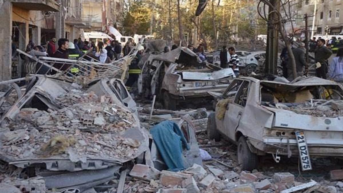 Diyarbakır'daki patlamada hayatını kaybedenlerin sayısı 12’'ye yükseldi