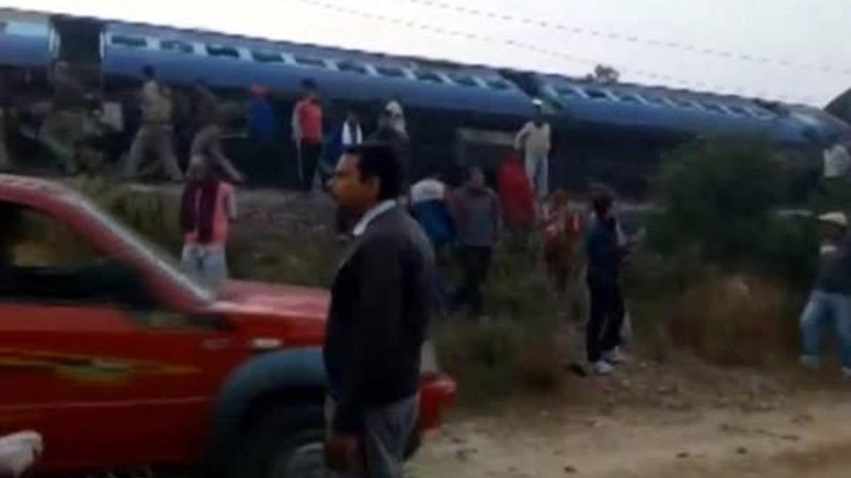 Hindistan'da tren kazası: 112 ölü