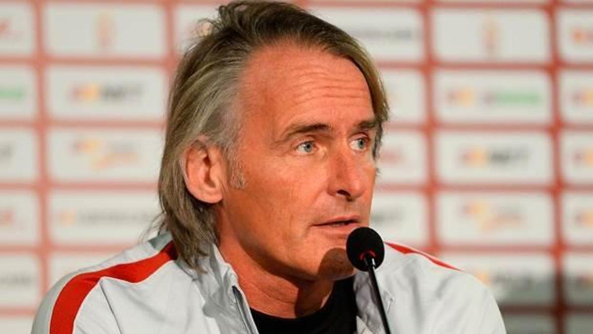 Riekerink: Oyuncularıma saldırmayın!