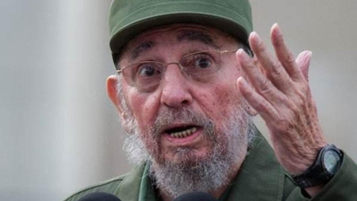 Fidel Castro hayatını kaybetti