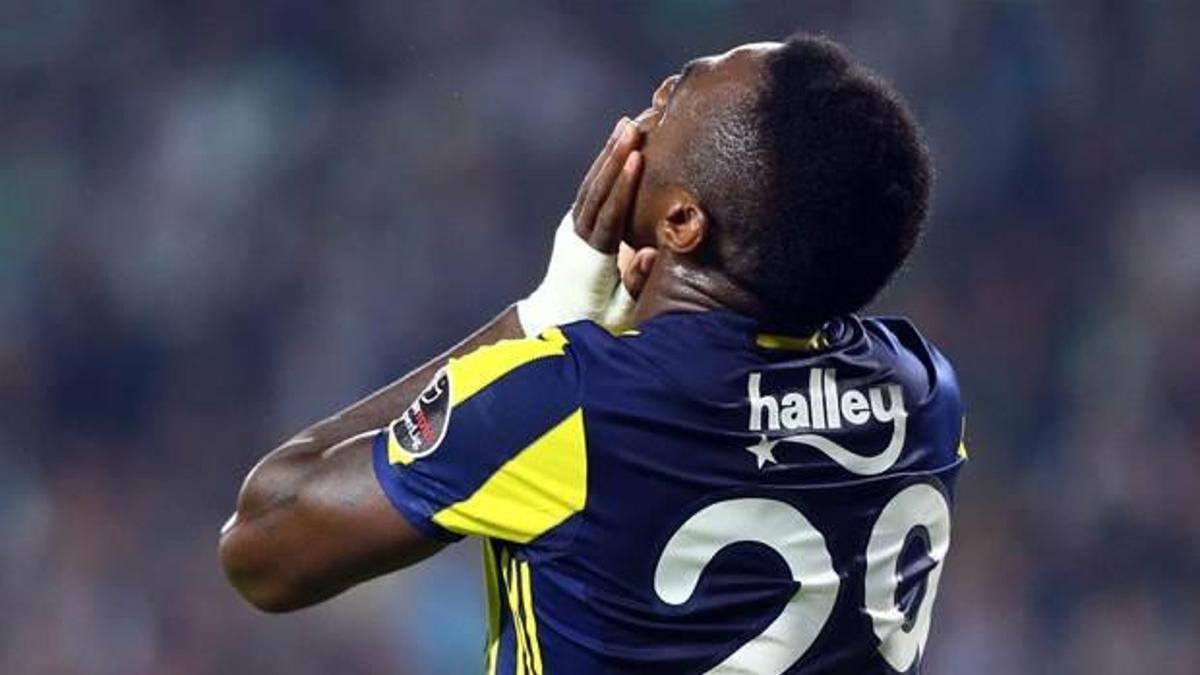 Fenerbahçe'de Emenike şoku!
