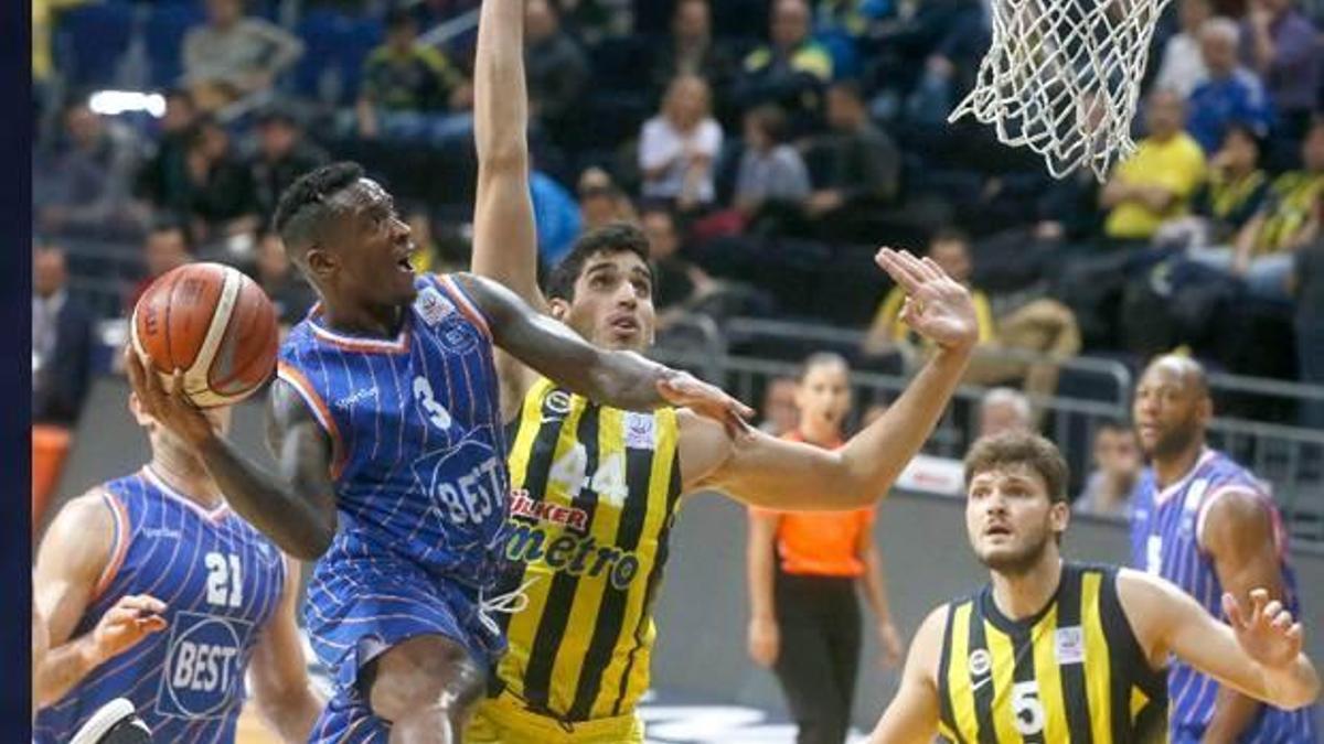 Fenerbahçe, BEST Balıkesir'e fark attı