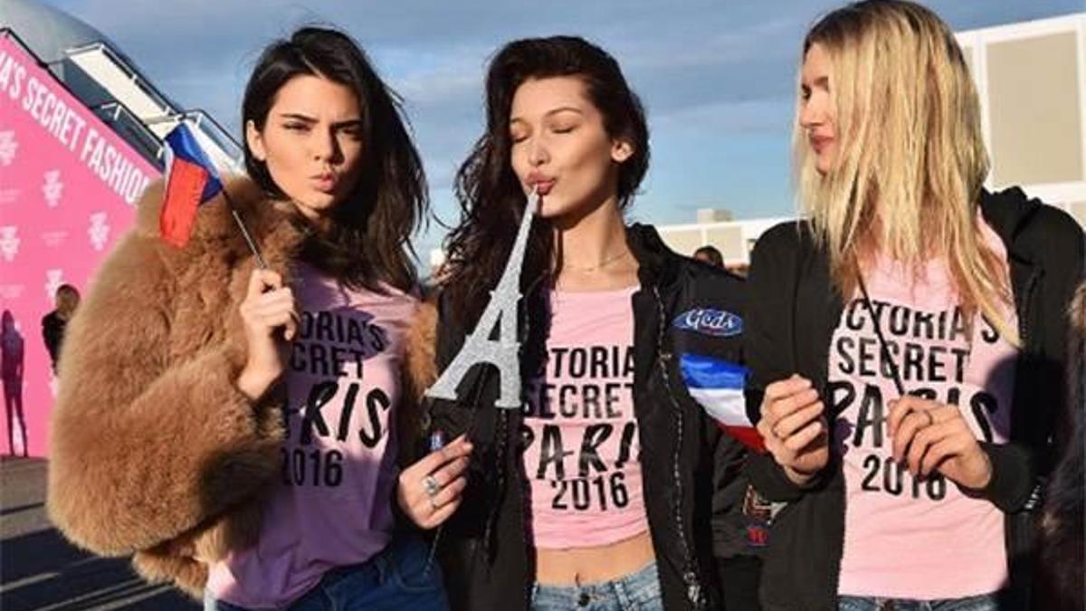 Victoria’s Secret melekleri Paris'e uçtu!