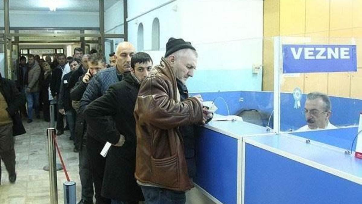Vergi dairelerinde uzun kuyruklar!