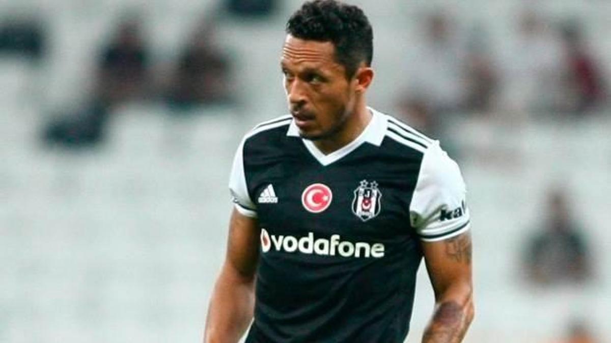Adriano'dan derbi açıklaması