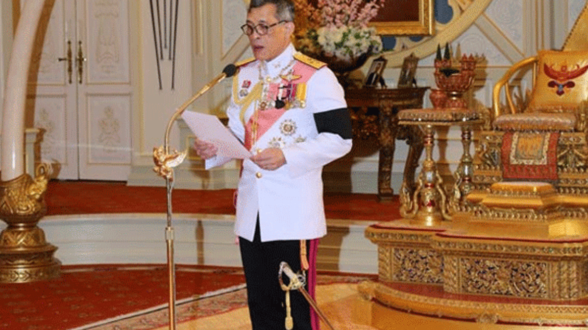 Maha Vajiralongkorn, Tayland'ın yeni kralı ilan edildi
