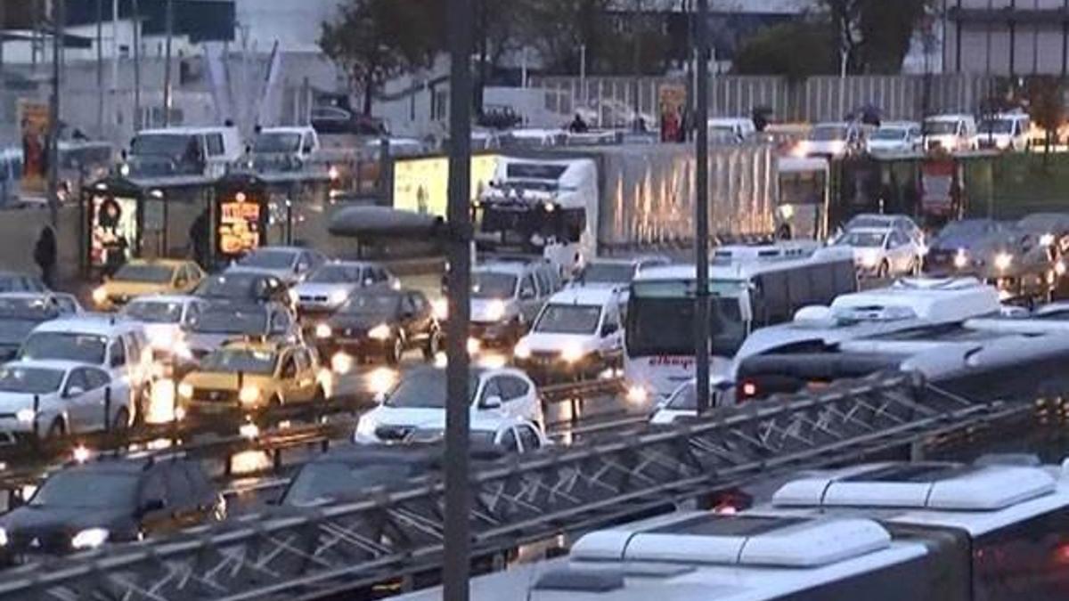İBB trafik durumuna ait yoğunluk haritalarını internetten inceleyebilirsiniz!