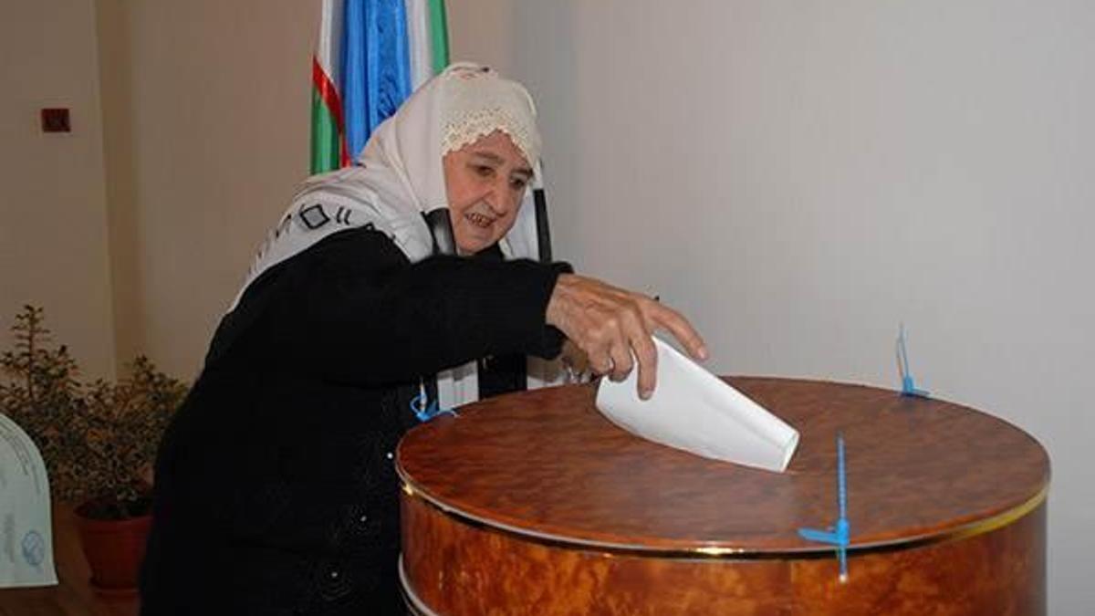 Özbekistan'da cumhurbaşkanı seçimi başladı
