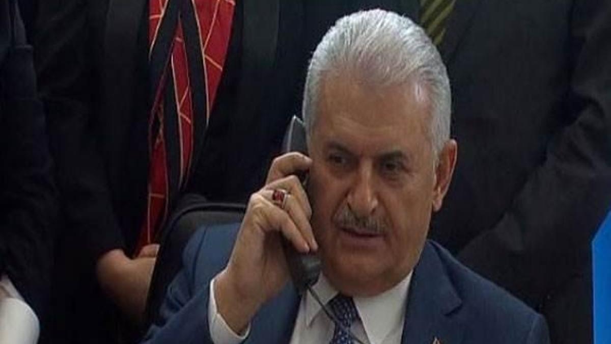 Çalan telefona Başbakan baktı