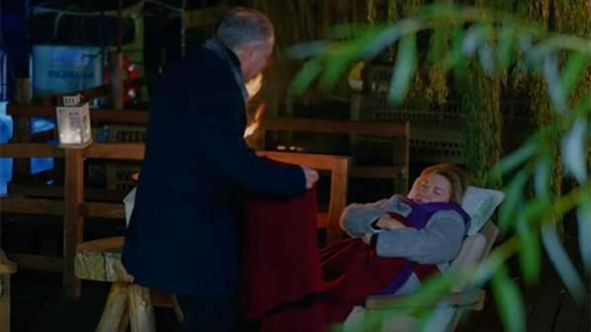 Hangimiz Sevmedik 17. bölümünde Adile ve Münir arasında romantik anlar!