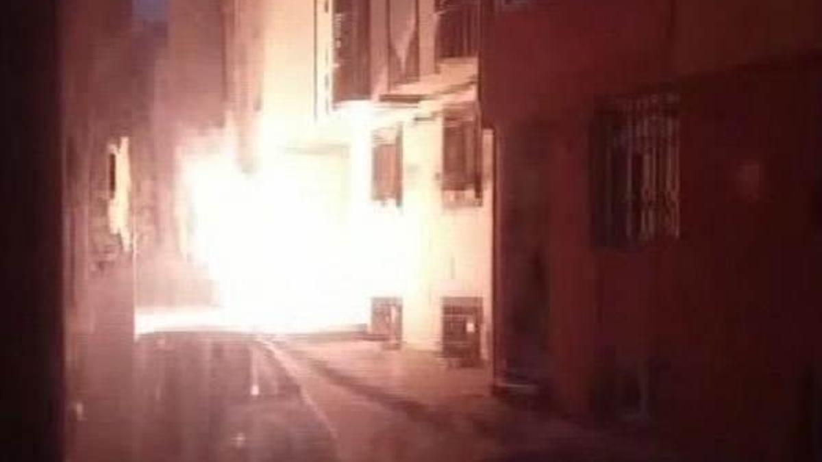 Elektrik direğindeki patlamalar korkuya yol açtı