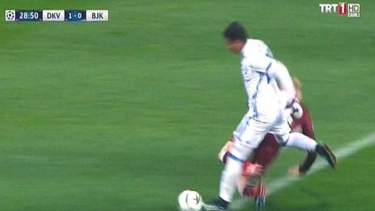 Skandal karar! Hakem maçı katletti...