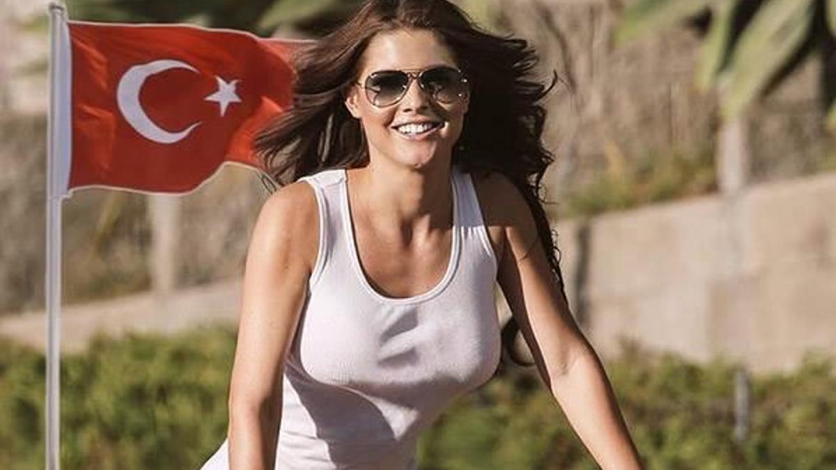 Amanda Cerny'den olay paylaşım!