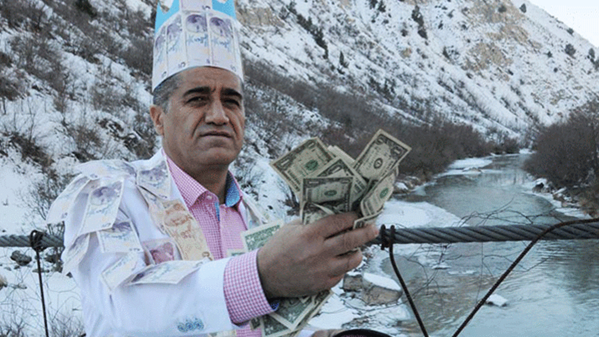 Hakkarili türkücüden ‘Dolar bozdurma’ kampanyasına ilginç destek