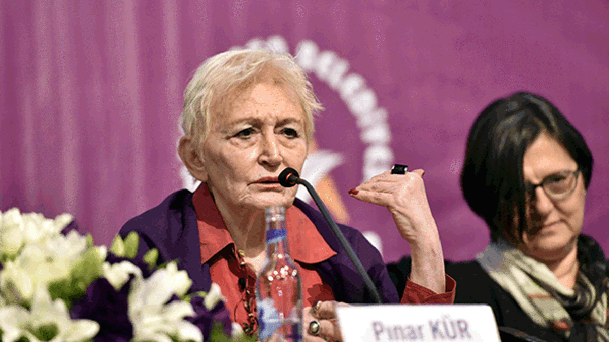 Kadın sempozyumunda Türk solu gerginliği