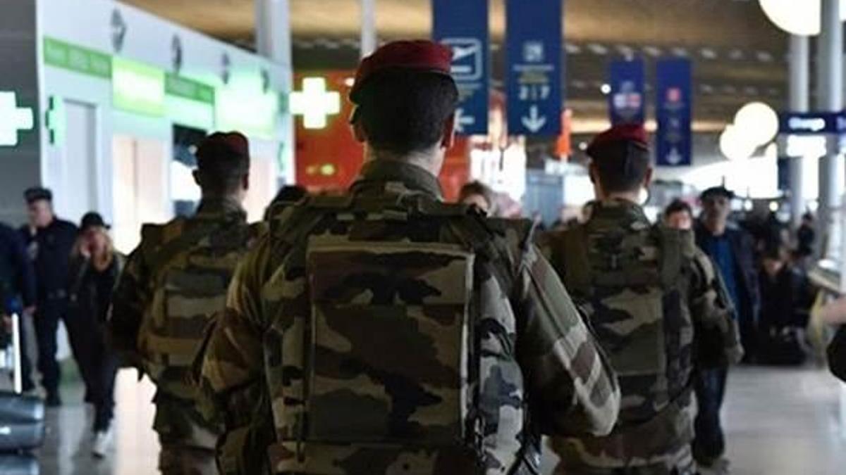 Fransa'da OHAL 6 ay daha uzatılıyor