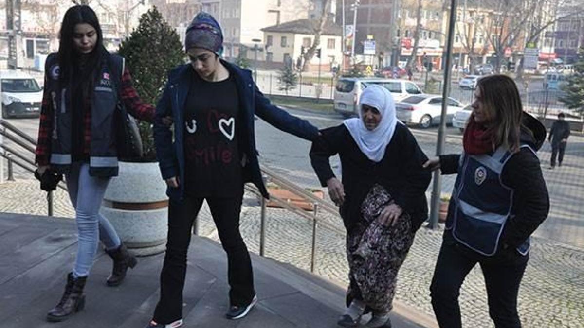 Beline sarılı uyuşturucu ele geçen 82 yaşındaki kadın serbest