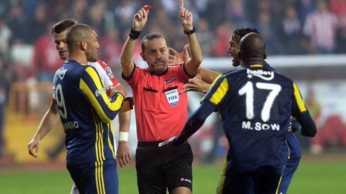 Fenerbahçe cephesinden Cüneyt Çakır'a olay sözler