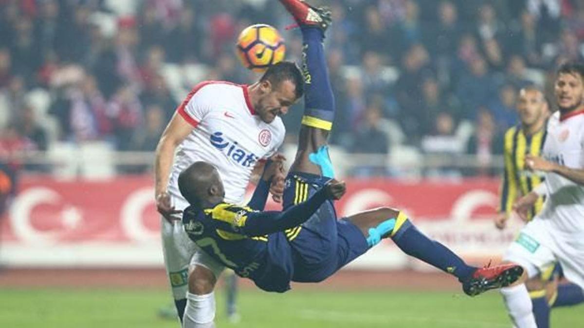 Cüneyt Çakır Sow'un röveşata golünü faul gerekçesiyle vermedi