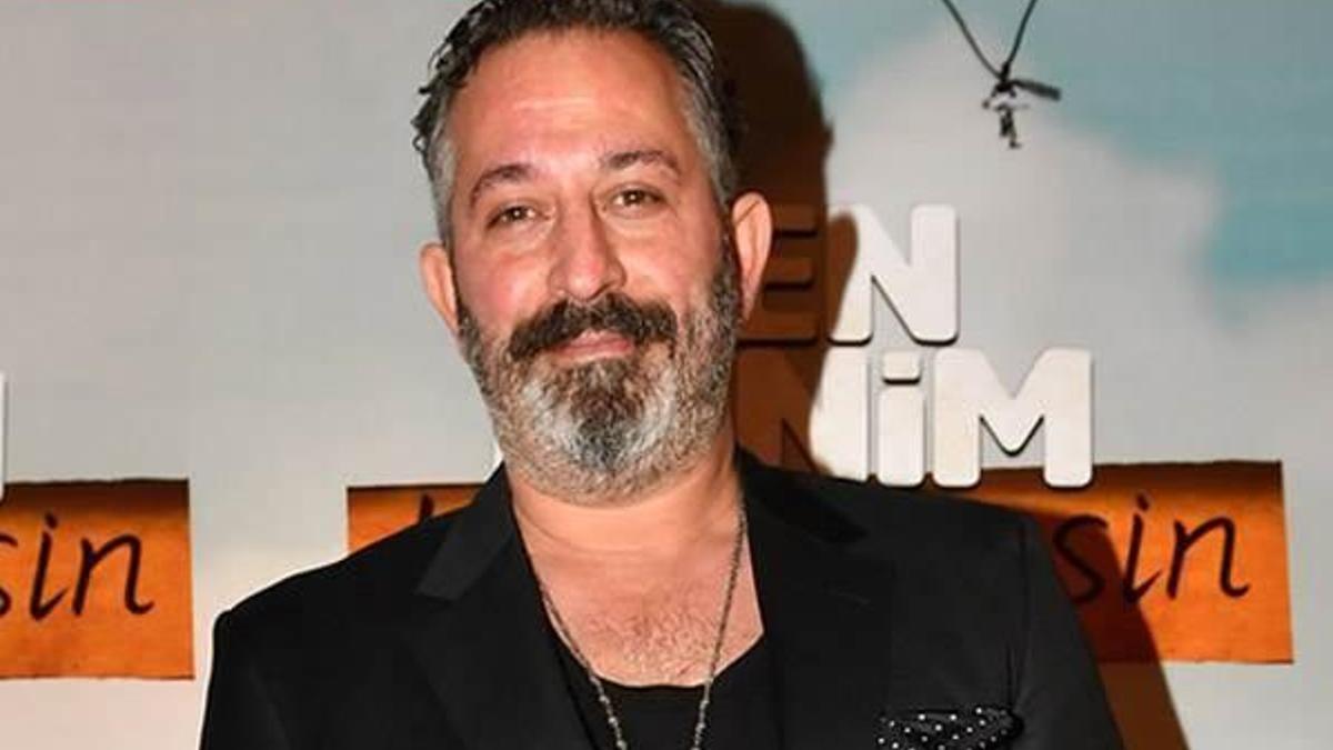 Cem Yılmaz'dan teröre lanet paylaşımı!