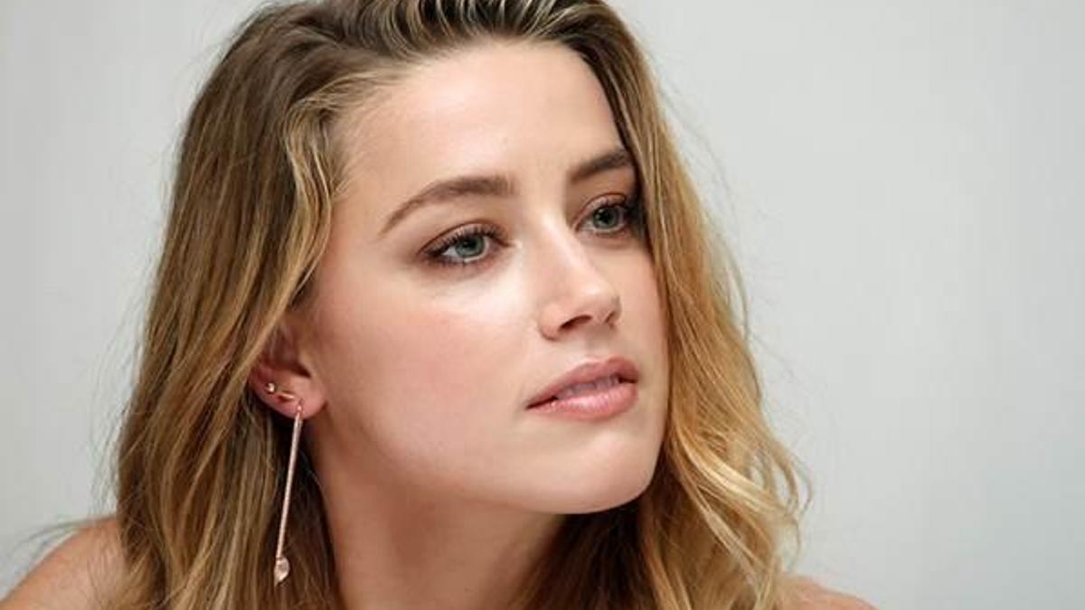Amber Heard'ın keyfi yerinde!