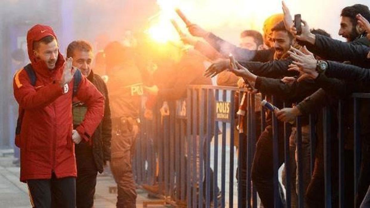Galatasaray'a Erzincan'da coşkulu karşılama