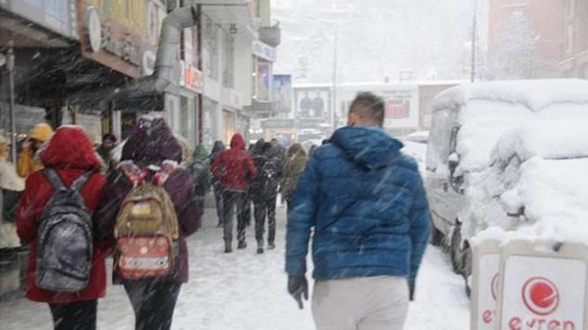 Hakkari'de 15 Aralık Perşembe günü okullar tatil olacak mı?