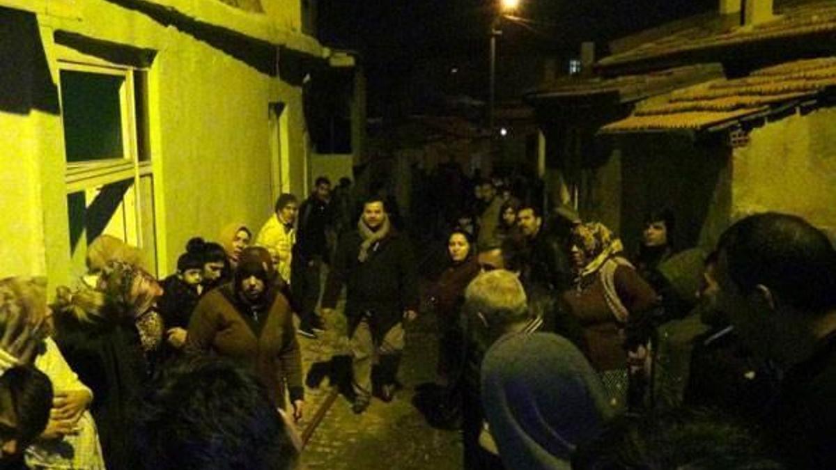 Dar sokak itfaiyeye geçit vermedi