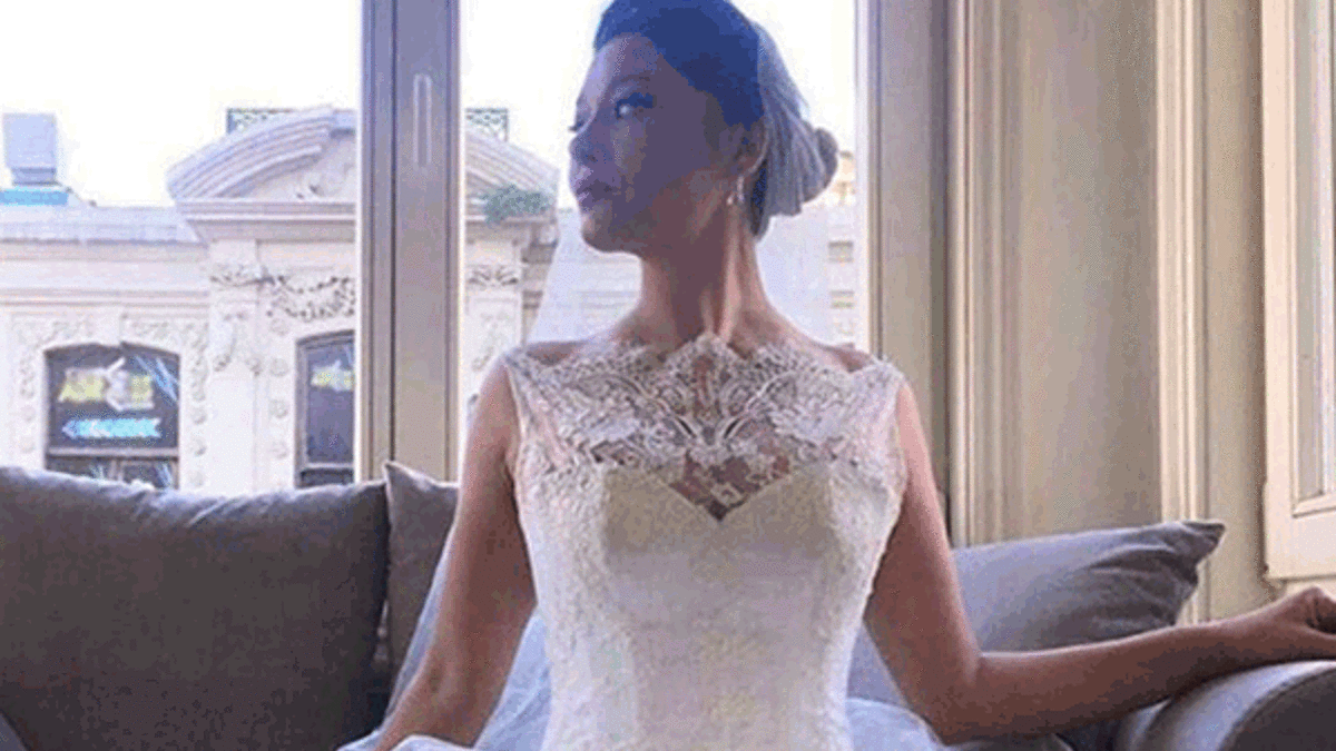 Nurgül Yeşilçay gelinlik giydi