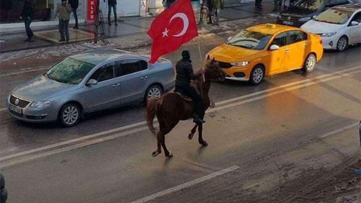 Sosyal medya bu fotoğrafla çalkanıyor