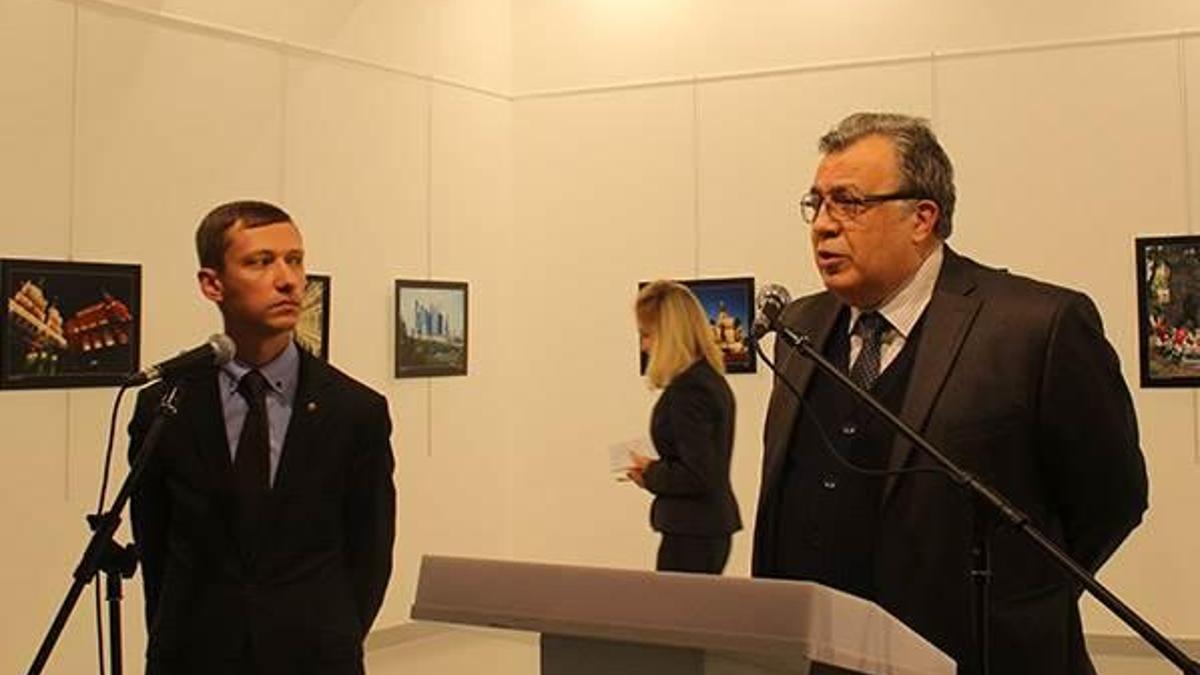 Rus Büyükelçi Karlov suikast sonucu hayatını kaybetti