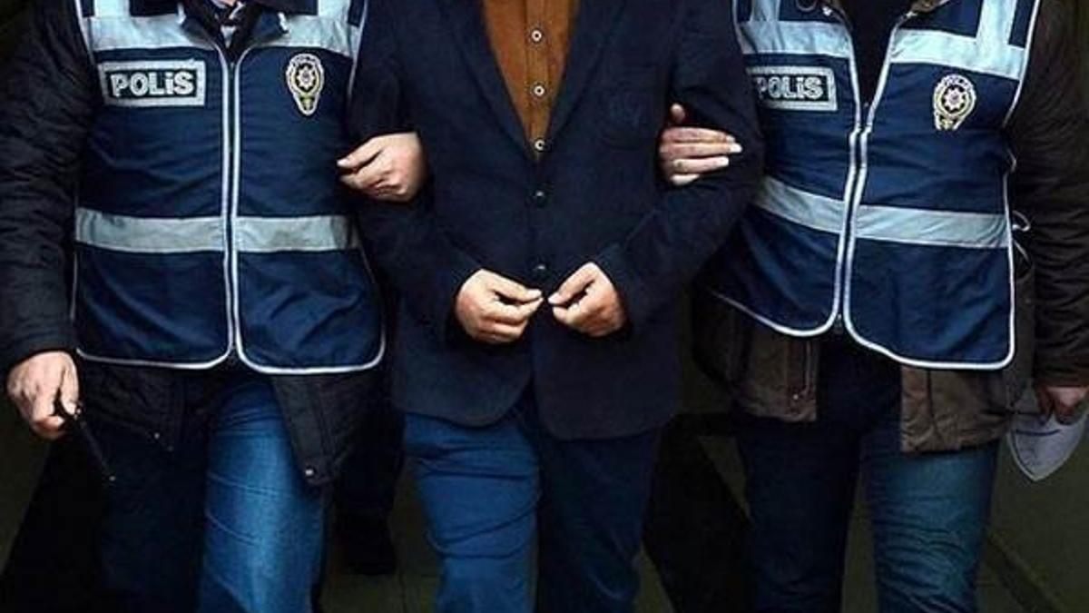 İzmir'de FETÖ'nün esnaf yapılanmasında 8 tutuklama daha