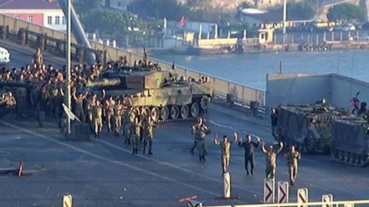 Reşat Petek FETÖ'nün Darbe Girişimi hakkında bilgi verdi