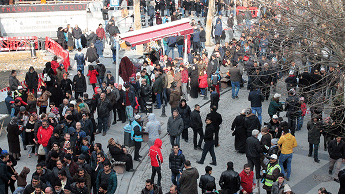 Yılbaşı piyango biletlerine yoğun ilgi