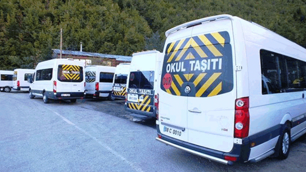 Anaokulu öğrecisi Nehir, servis minibüsünün altında kaldı